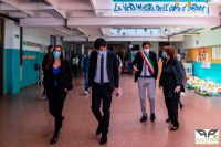LA VICEMINISTRA ALL'ISTRUZIONE ANNA ASCANI INAUGURA I LAVORI DI RIQUALIFICAZIONE DELLA SECONDARIA DI SCANZOROSCIATE